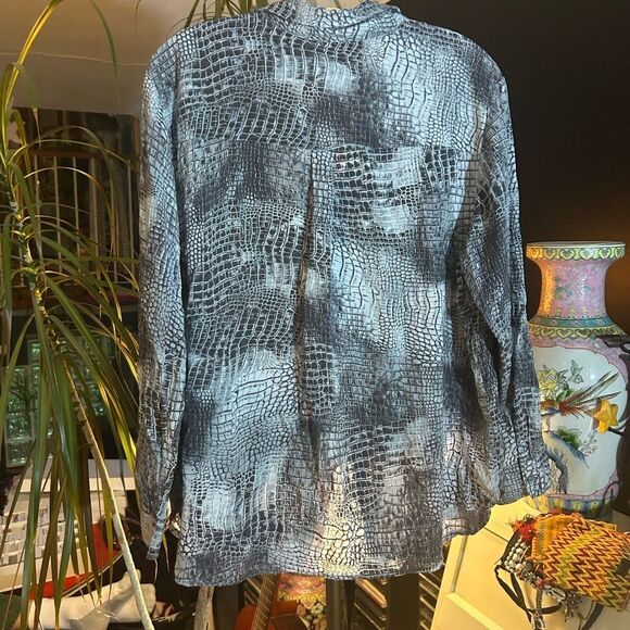 Olsen Button Down Snake Print Blouse Large - Picture 10 of 15